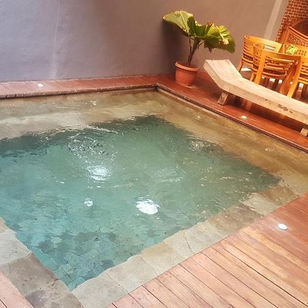 Kayun Hostel Downtown Kuta Lombok Buitenkant foto