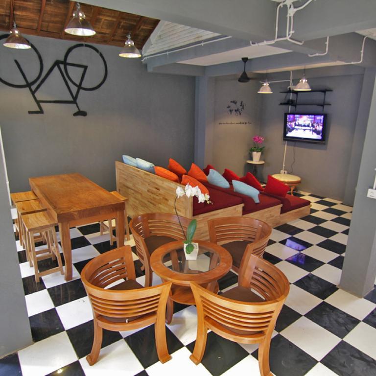 Kayun Hostel Downtown Kuta Lombok Buitenkant foto